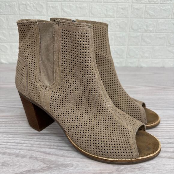 Toms Majorca Booties WMNS 9.5 Tan Diamond Perforated Suede Peep Toe Block Heels - Picture 1 of 9